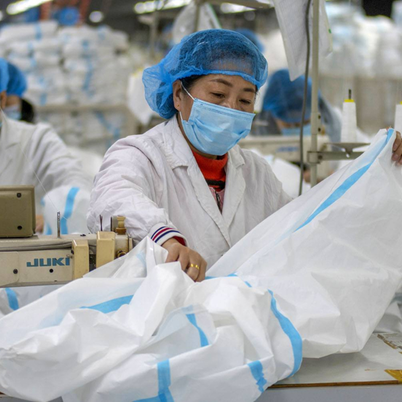โรงงานตัดเย็บเสื้อผ้า Ruoxuan ส่งชุดป้องกัน 450K ไปยังสหรัฐอเมริกา